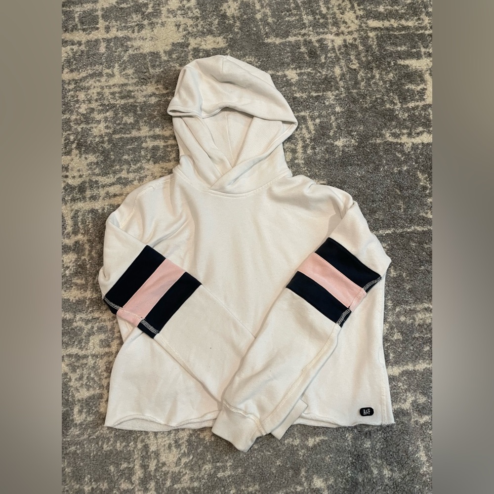 ABERCROMBIE & FITCH CROPPED WHITE HOODIE